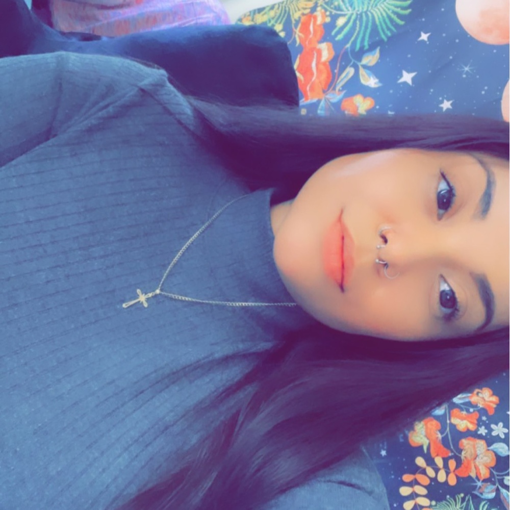 Meet your Posher, Thania